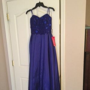 Strapless Formal (with pockets)